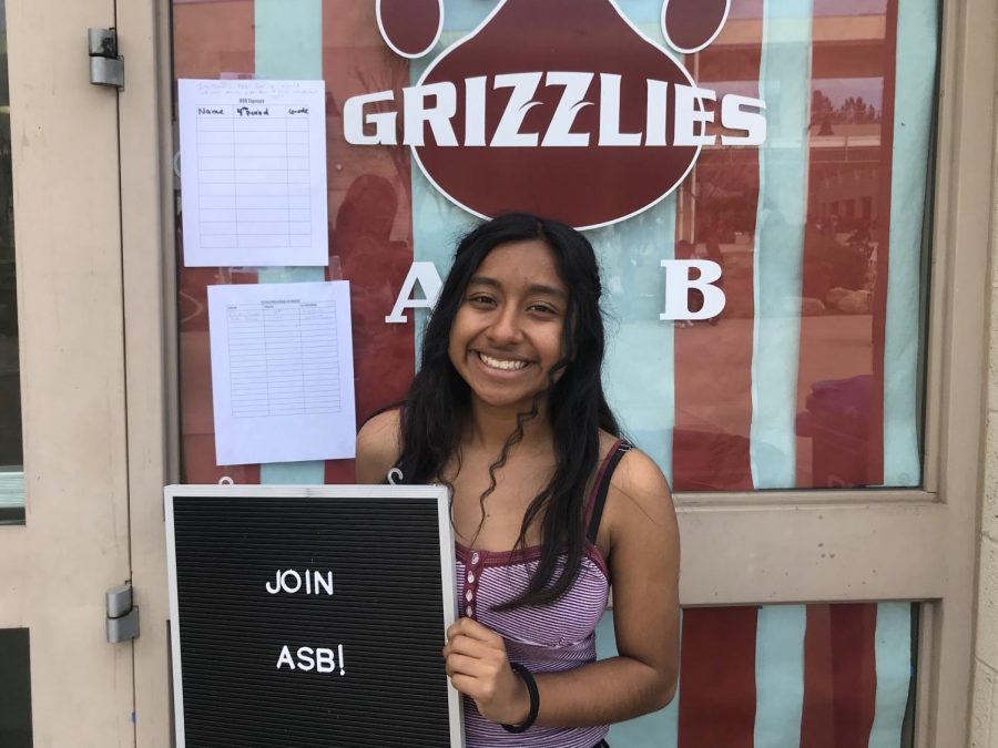 Brisa Jaime (9) welcomes all incoming freshman into ASB.