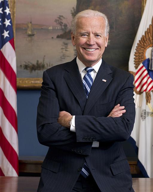 On March 3rd the official portraits for President Joe Biden and Vice President Kamala Harris were shot in the White Houses library room.